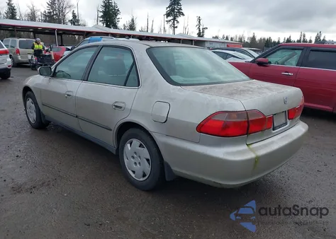 1998 Honda Accord Lx V6 z USA, uszkodzony, nr VIN 1HGCG1649WA026819